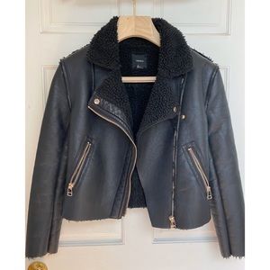 *BRAND NEW* FOREVER 21 FAUX SHEARLING MOTO